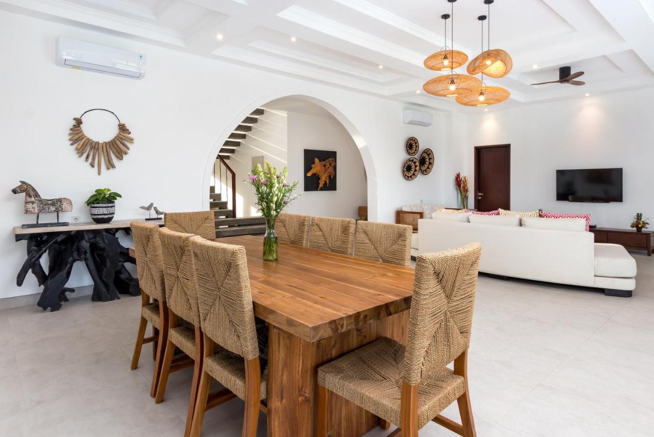 Villa Besakih 5BR, 5 mins to beach - Canggu Bagian luar foto