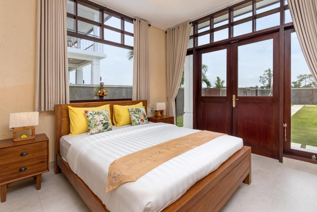 Villa Besakih 5BR, 5 mins to beach - Canggu Bagian luar foto