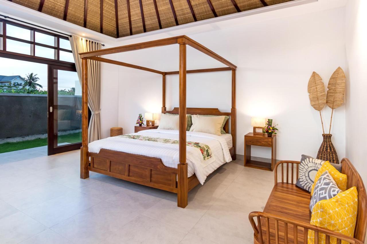 Villa Besakih 5BR, 5 mins to beach - Canggu Bagian luar foto