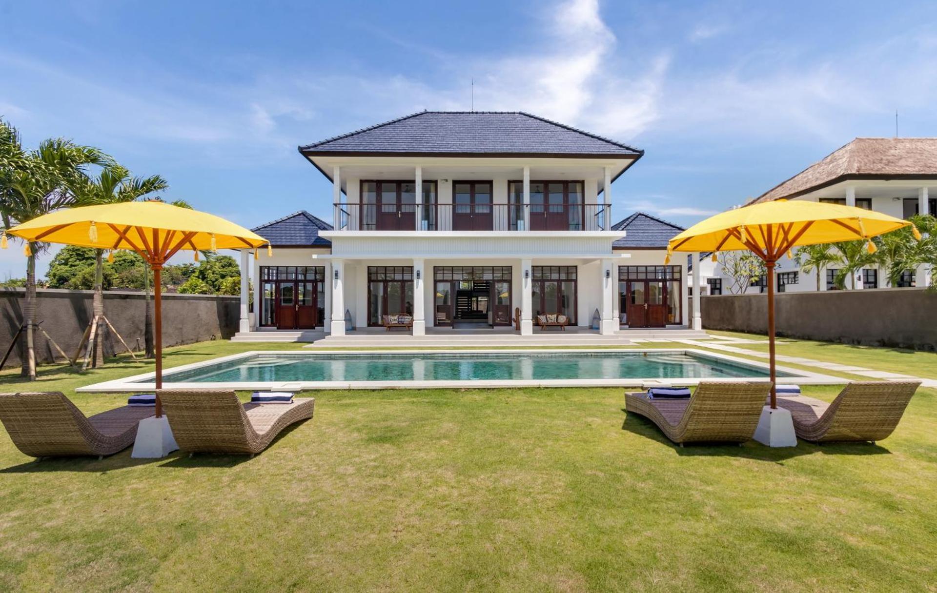 Villa Besakih 5BR, 5 mins to beach - Canggu Bagian luar foto