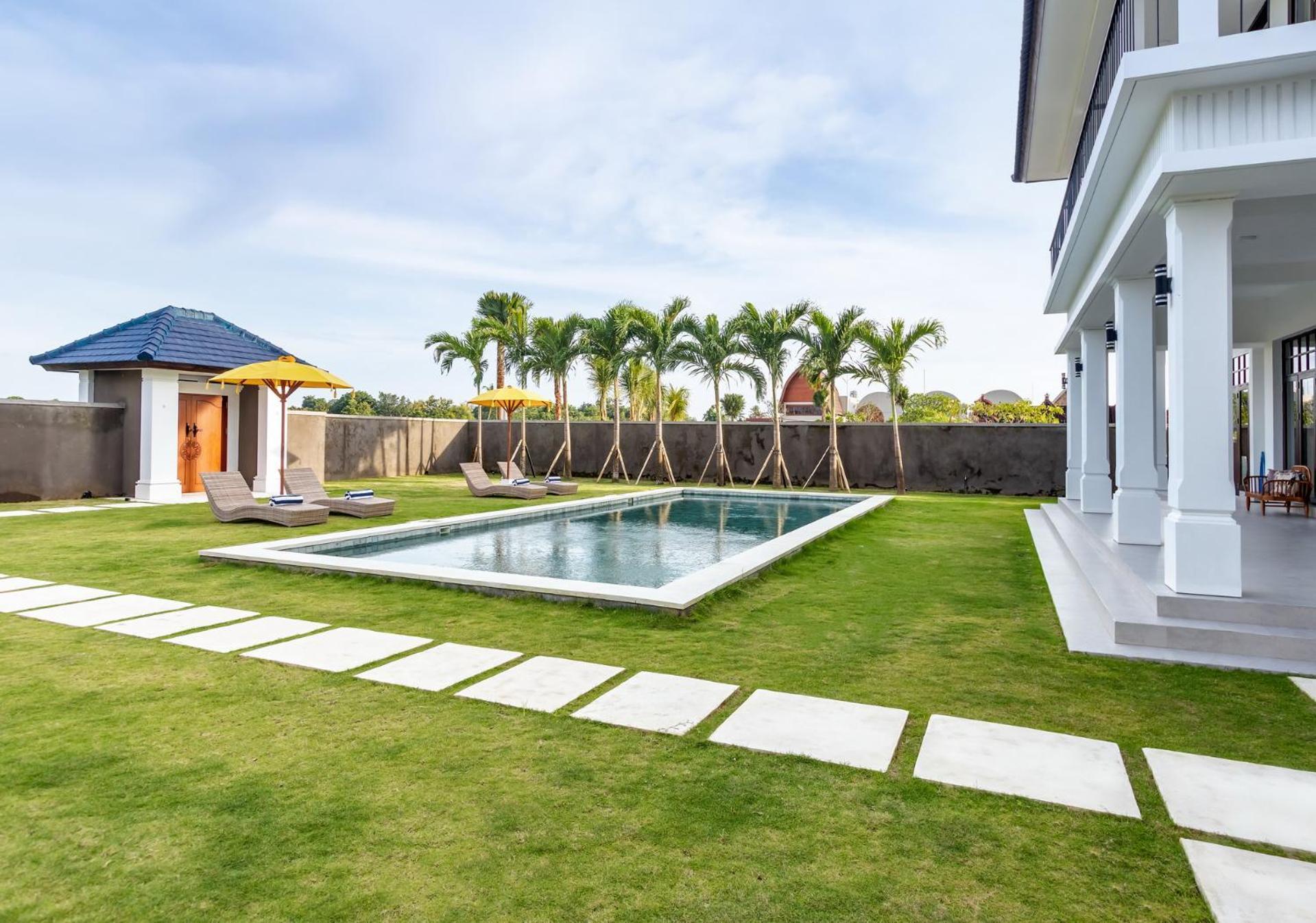Villa Besakih 5BR, 5 mins to beach - Canggu Bagian luar foto
